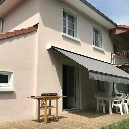 Bienvenue Chez Marie-christine, A Сasa de vacaciones